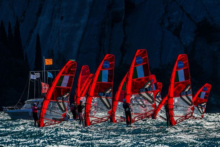 Immagine per articolo Campionati Giovanili 2025 sul Garda: One Ocean Foundation con FIV per la sostenibilità